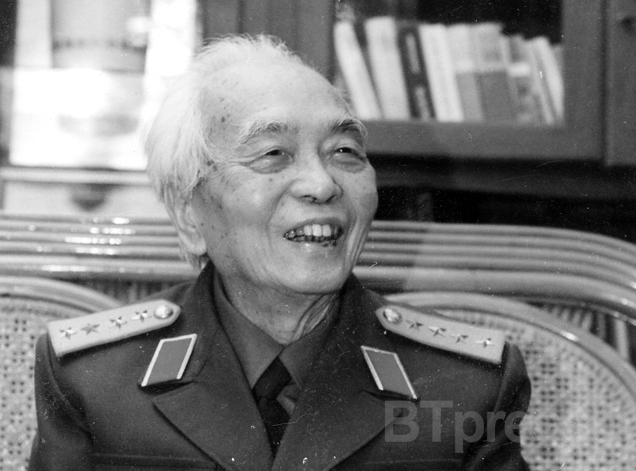 Image hình ảnh hình ảnh hình ảnh hình ảnh Võ Nguyên Giáp - Một số hình ảnh của Đại tướng Võ Nguyên Giáp với cán bộ sinh viên ...